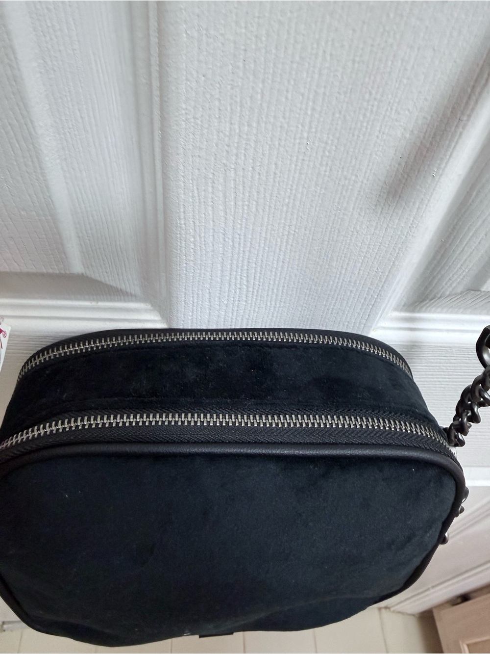 NWT Juicy Couture Black Crossbody Bag with Key Charm and Crest - Picture 5 of 6